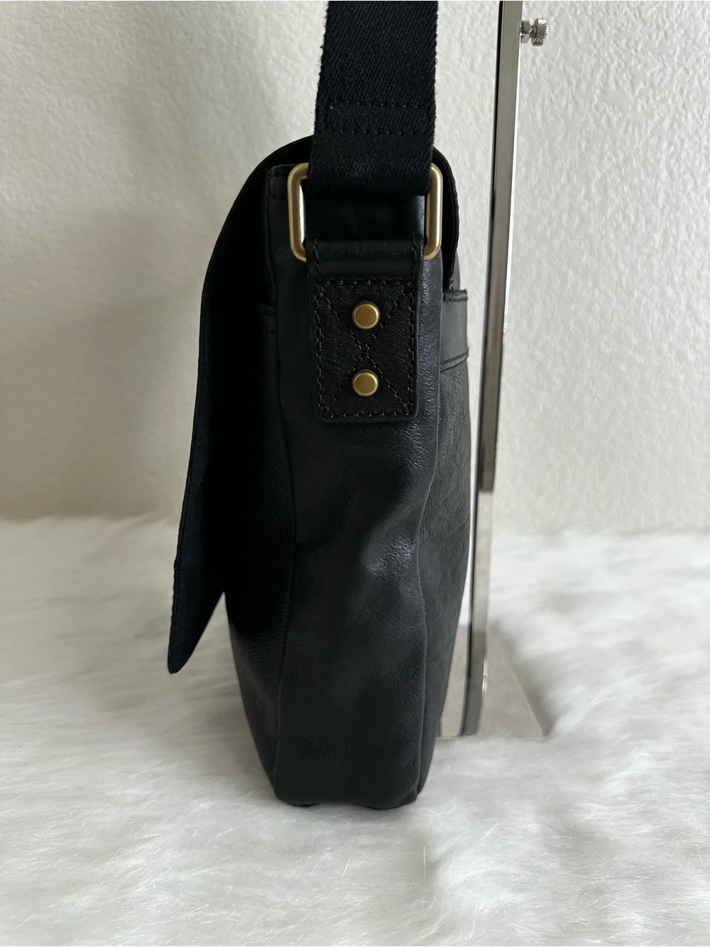 Fossil Unisex Black Leather Flap Messenger Bag